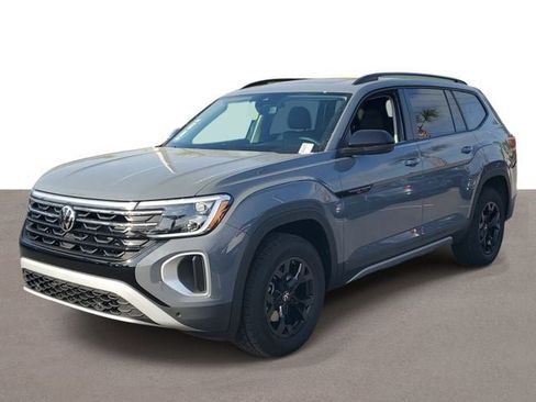 New 2026 Volkswagen Atlas Peak Edition AWD/4WD image 2