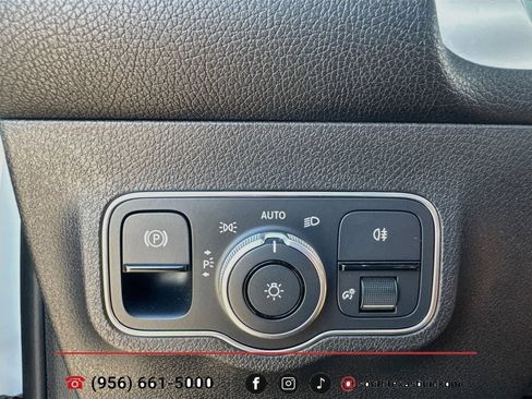 Used 2022 Mercedes-Benz GLB 250 image 22