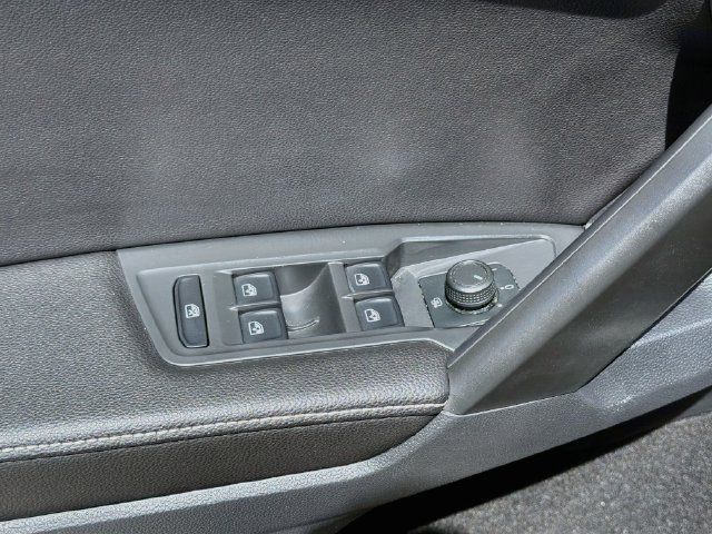 Used 2023 Volkswagen Tiguan S FWD image 23