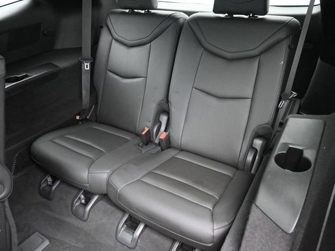 Certified 2024 Cadillac XT6 Premium Luxury w/ LPO, Floor Liner Package AWD/4WD image 23
