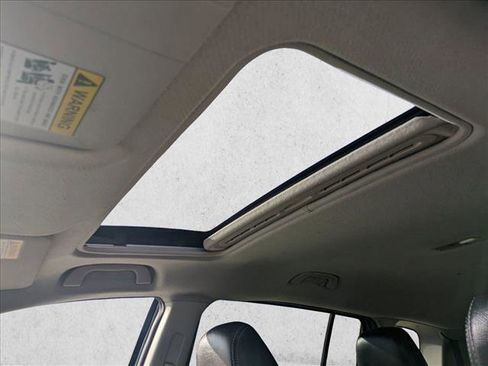 Used 2012 MAZDA MAZDA5 Touring w/ Moonroof & Audio Pkg image 14