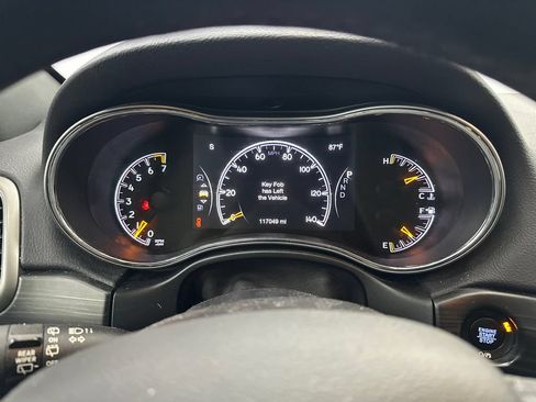 Used 2020 Jeep Grand Cherokee Laredo RWD image 26