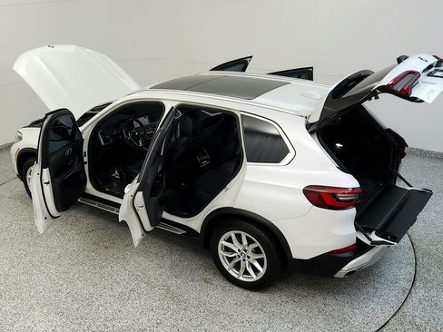 Used 2023 BMW X5 xDrive40i w/ Premium Package AWD/4WD image 18