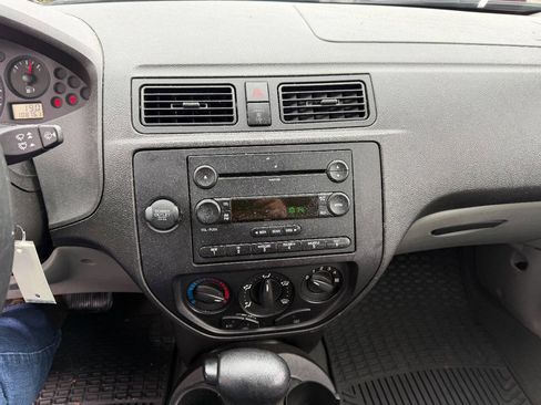 Used 2007 Ford Focus SES image 18
