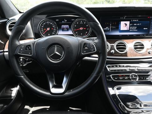 Used 2017 Mercedes-Benz E 300 image 10