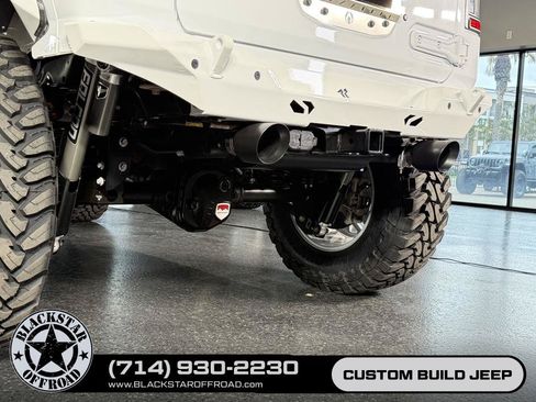 Used 2025 Jeep Wrangler Unlimited Rubicon AWD/4WD image 9