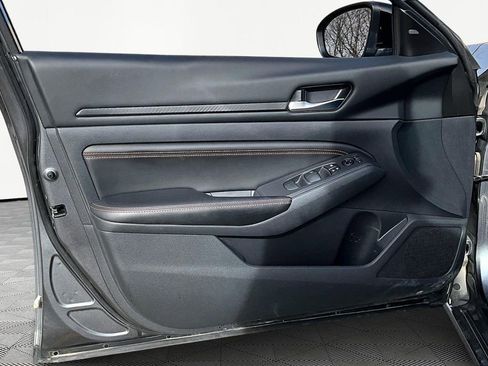 Used 2022 Nissan Altima 2.5 SR image 23