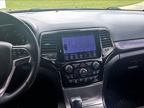 Used 2021 Jeep Grand Cherokee Laredo X RWD image 8