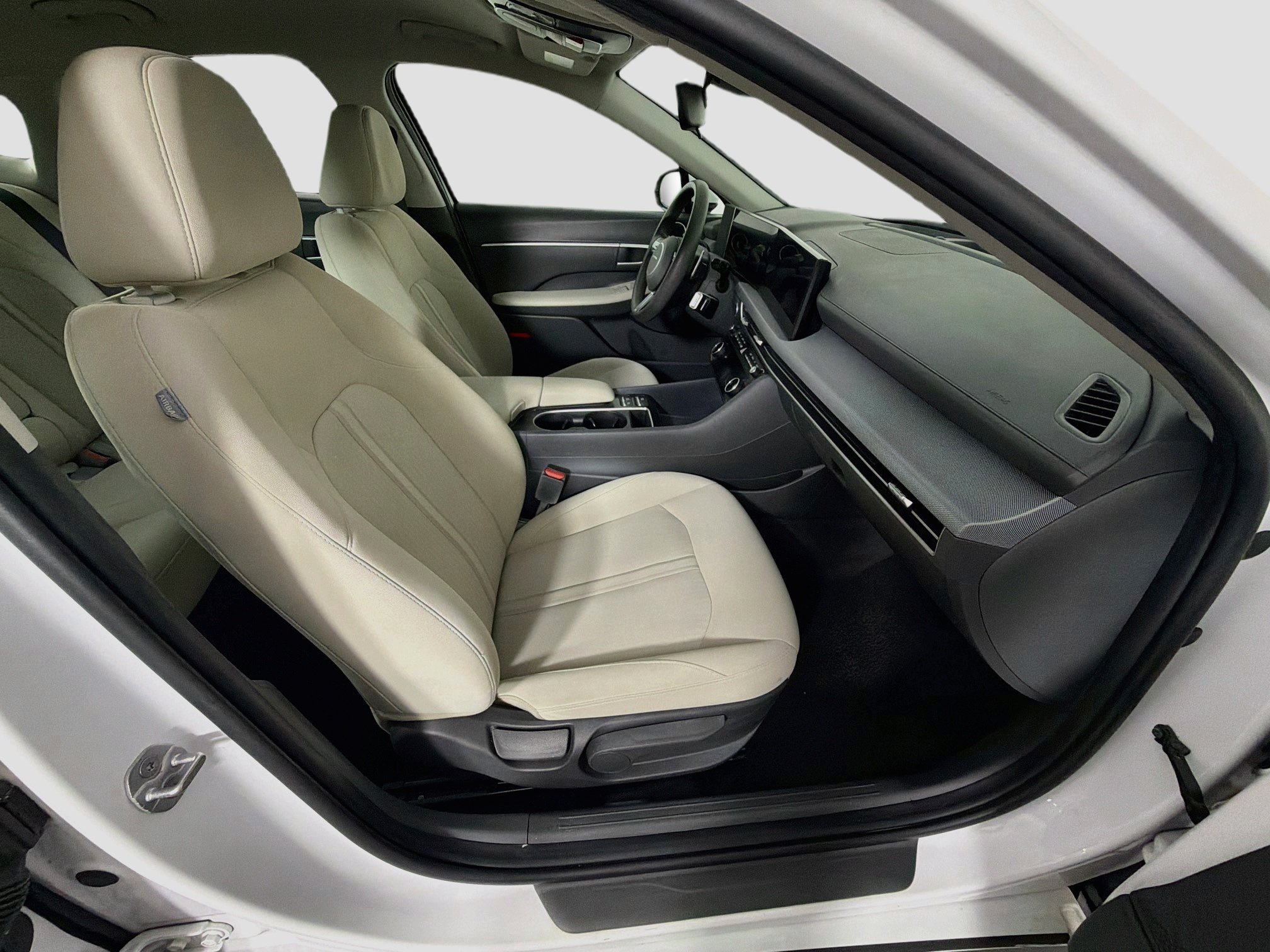 Used 2025 Hyundai Sonata SEL FWD image 31