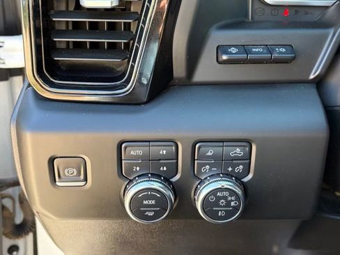 Used 2023 GMC Sierra 1500 AT4 w/ Technology Package image 27