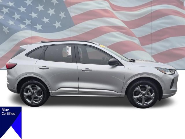 Used 2023 Ford Escape ST-Line w/ Tech Pack #1 AWD/4WD image 3