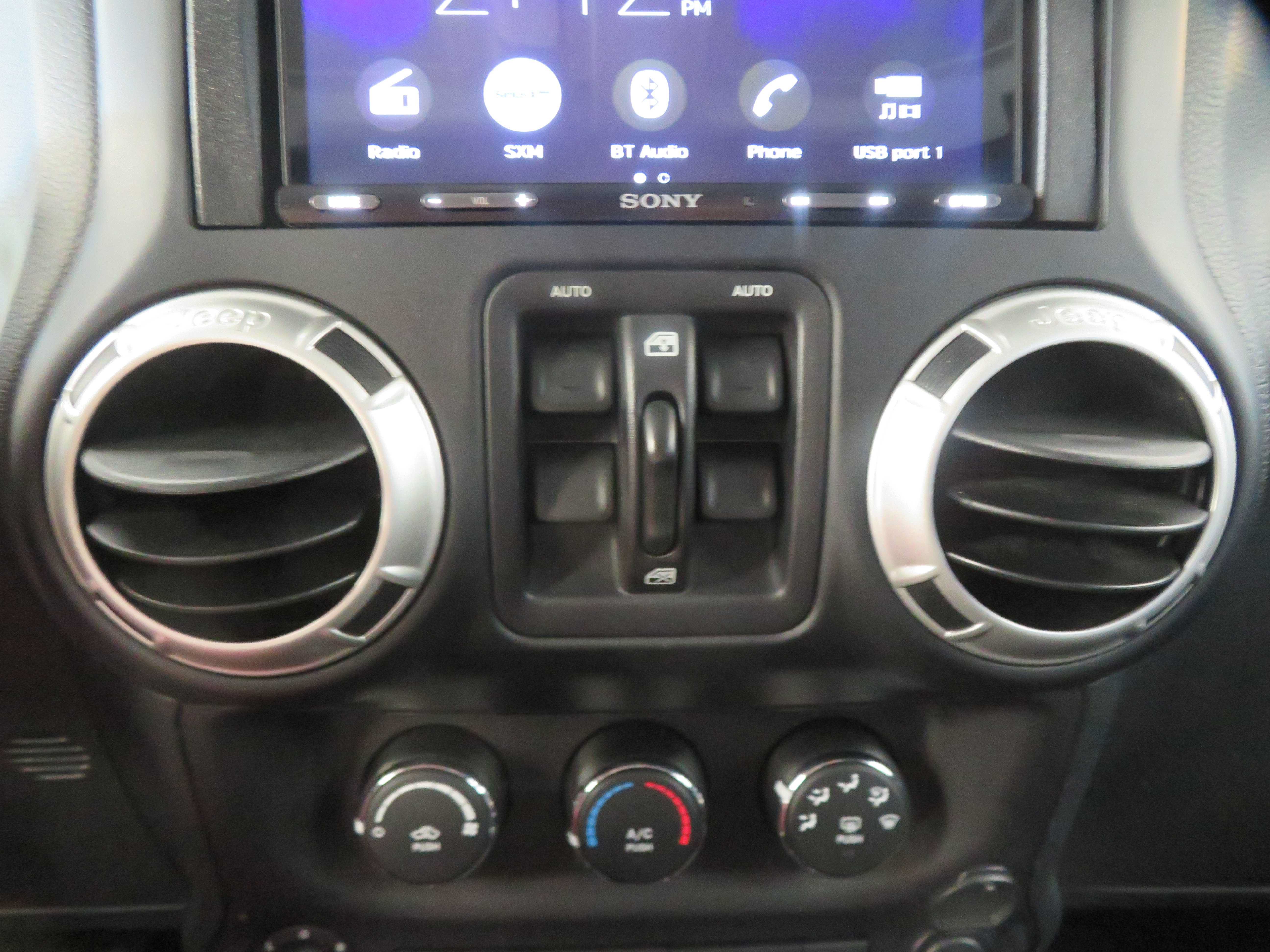 Used 2017 Jeep Wrangler Unlimited Sahara w/ Dual Top Group AWD/4WD image 38