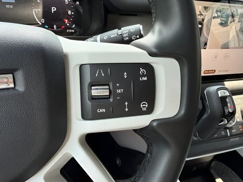 Certified 2025 Land Rover Defender 110 S AWD/4WD image 18