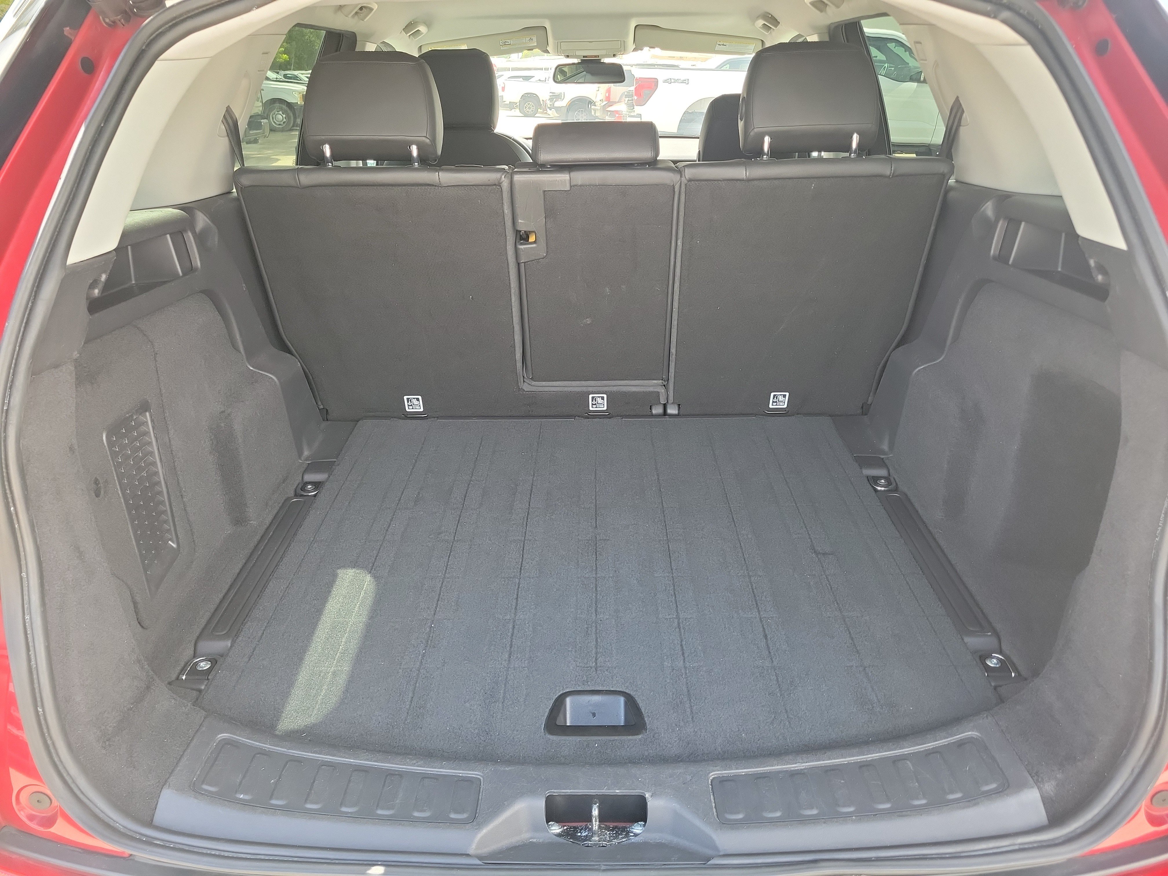 Used 2019 Land Rover Discovery Sport SE AWD/4WD image 16