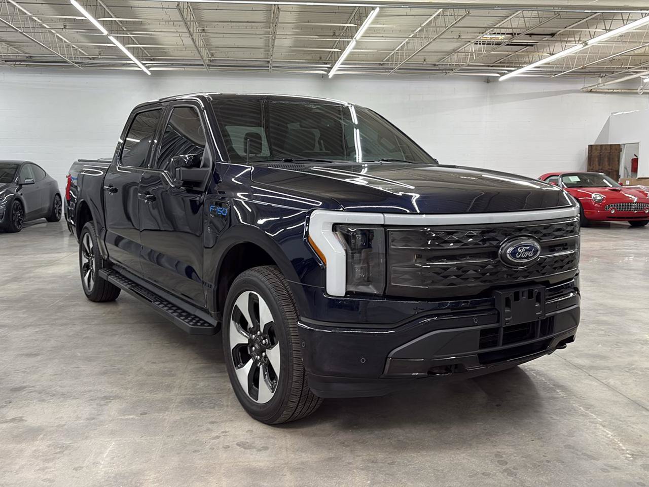 Used 2023 Ford F150 Lightning Platinum AWD/4WD image 4