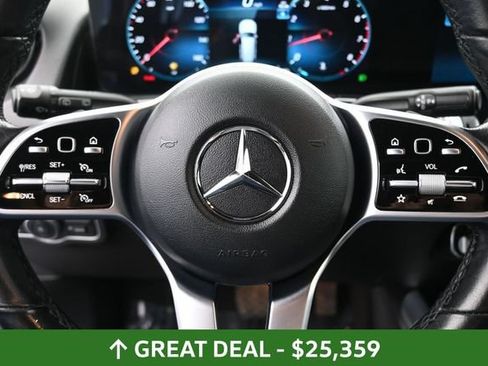 Used 2023 Mercedes-Benz GLB 250 4MATIC image 31