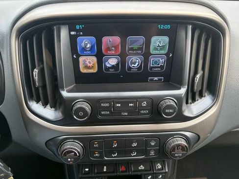 Used 2018 Chevrolet Colorado Z71 AWD/4WD image 30