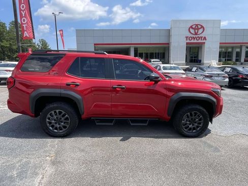 Used 2025 Toyota 4Runner SR5 AWD/4WD image 2