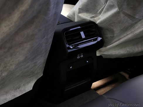 New 2026 BMW 530i xDrive 530i xDrive w/ Premium Package image 14