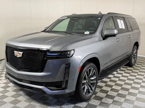 Used 2021 Cadillac Escalade ESV Sport RWD image 2