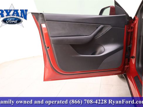 Used 2022 Tesla Model Y Long Range image 9