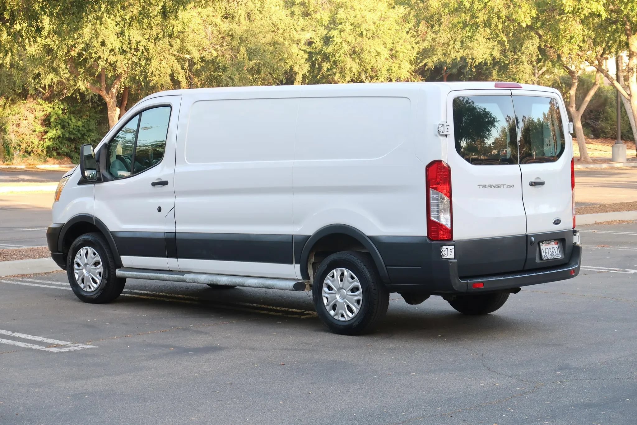 Used 2018 Ford Transit 250 130 Low Roof w/ Exterior Upgrade Package RWD image 6
