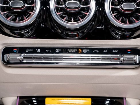 Used 2025 Mercedes-Benz GLA 250 image 20