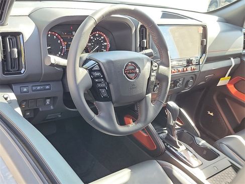 New 2025 Nissan Frontier PRO-4X w/ Pro Premium Package image 4
