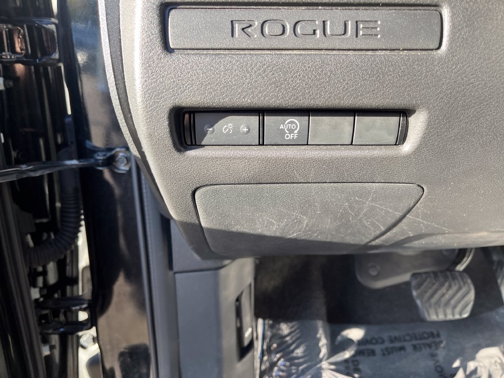 Used 2024 Nissan Rogue S AWD/4WD image 32