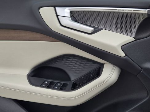 New 2025 Audi A5 2.0T Prestige image 28