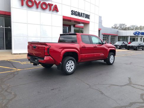 New 2026 Toyota Tacoma SR5 AWD/4WD image 2