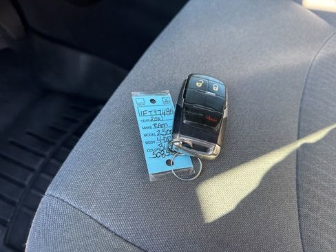 Used 2021 RAM 2500 Big Horn image 34