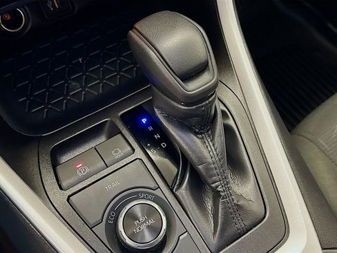 Used 2025 Toyota RAV4 XLE image 25