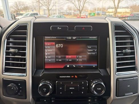 Used 2015 Ford F150 Lariat w/ Trailer Tow Package image 20