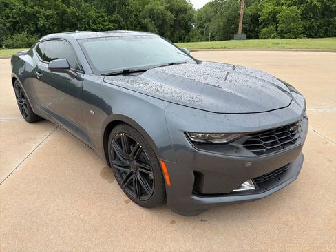 Used 2020 Chevrolet Camaro LT w/ RS Package RWD image 6