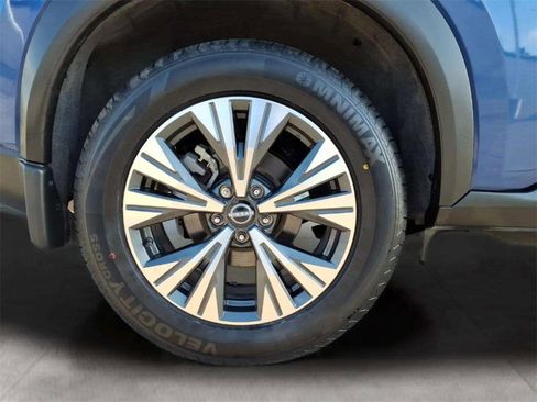 Used 2023 Nissan Rogue SV image 20