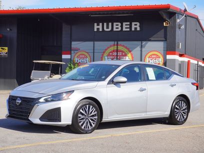 Used 2023 Nissan Altima 2.5 SV