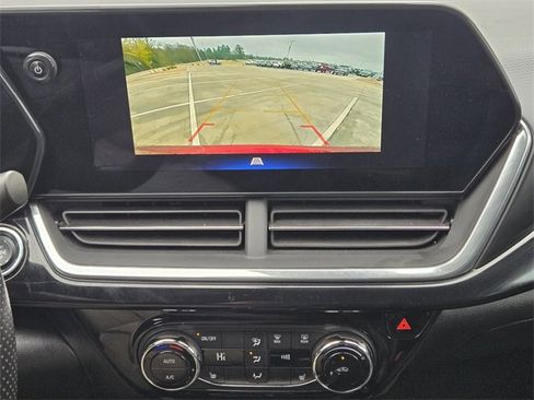 Certified 2024 Chevrolet Trax RS w/ Sunroof Package image 18