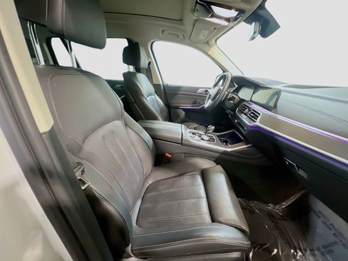 Used 2022 BMW X7 xDrive40i w/ Premium Package image 22