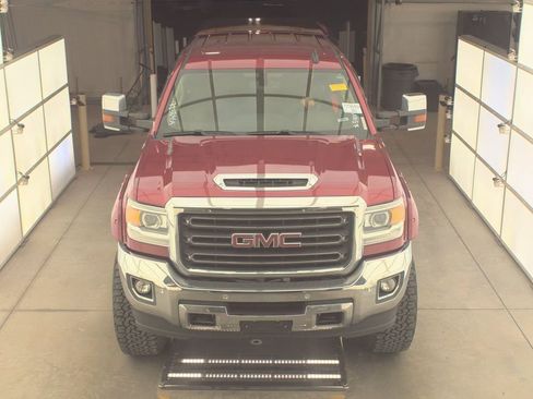Used 2019 GMC Sierra 2500 SLT w/ Duramax Plus Package image 2