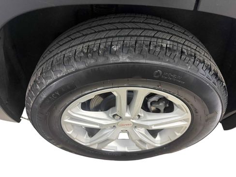 Used 2024 GMC Terrain SLE FWD image 13