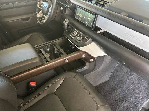 Used 2023 Land Rover Defender 110 SE AWD/4WD image 16