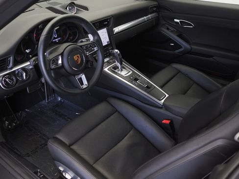 Certified 2019 Porsche 911 Targa 4S AWD/4WD image 12