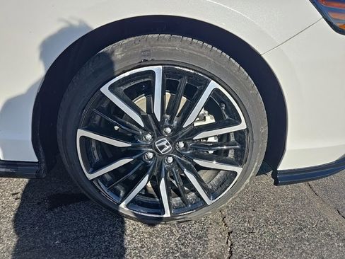Used 2025 Honda Accord Touring image 11