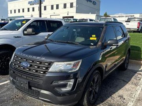 Certified 2017 Ford Explorer XLT w/ Equipment Group 202A AWD/4WD image 1