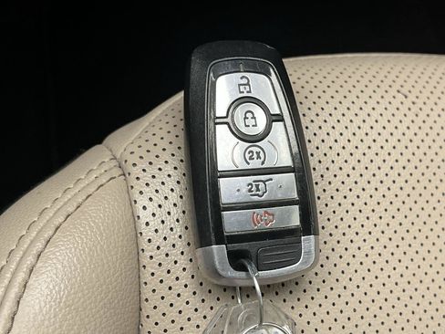 Used 2022 Ford Escape SEL AWD/4WD image 24