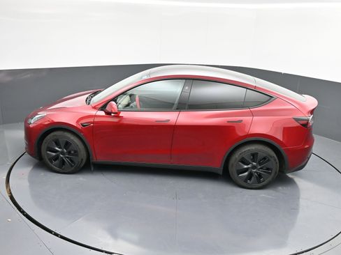 Used 2025 Tesla Model Y Long Range image 35