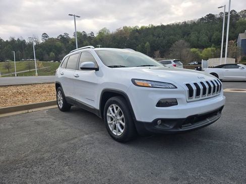 Used 2017 Jeep Cherokee Latitude w/ Trailer Tow Group image 2