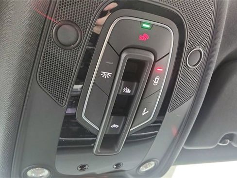 Used 2025 Audi Q8 Prestige w/ Prestige Package image 56