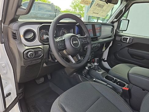 New 2025 Jeep Gladiator Sport image 27